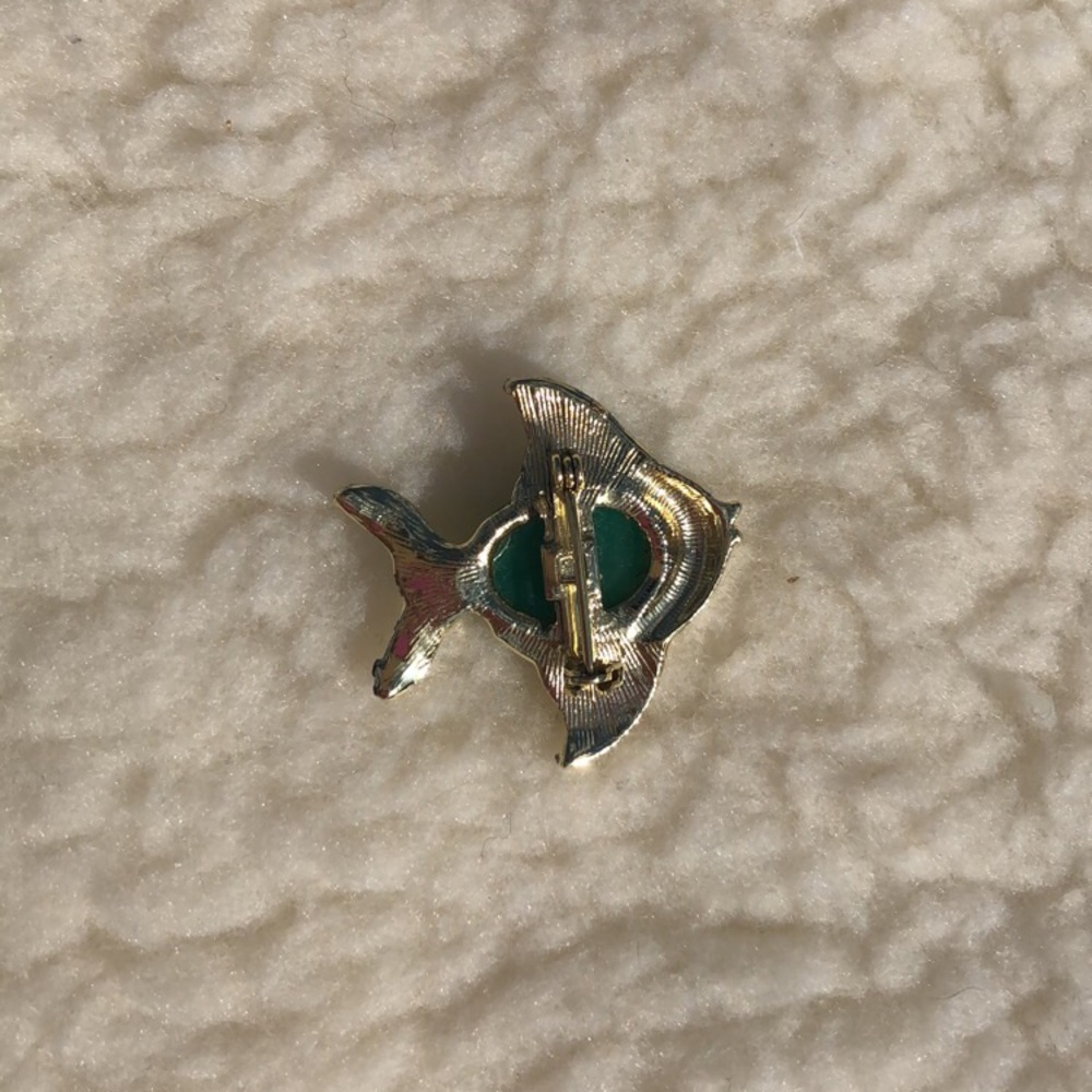 Fish Brooch - Picture 2 of 2